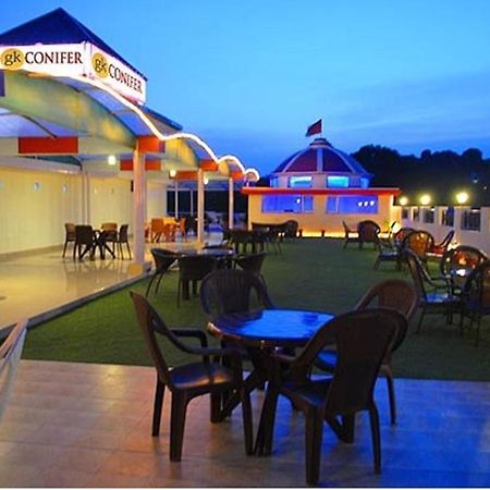 Treebo Trend Gk Conifer Hotel ดารัมซาลา ภายนอก รูปภาพ