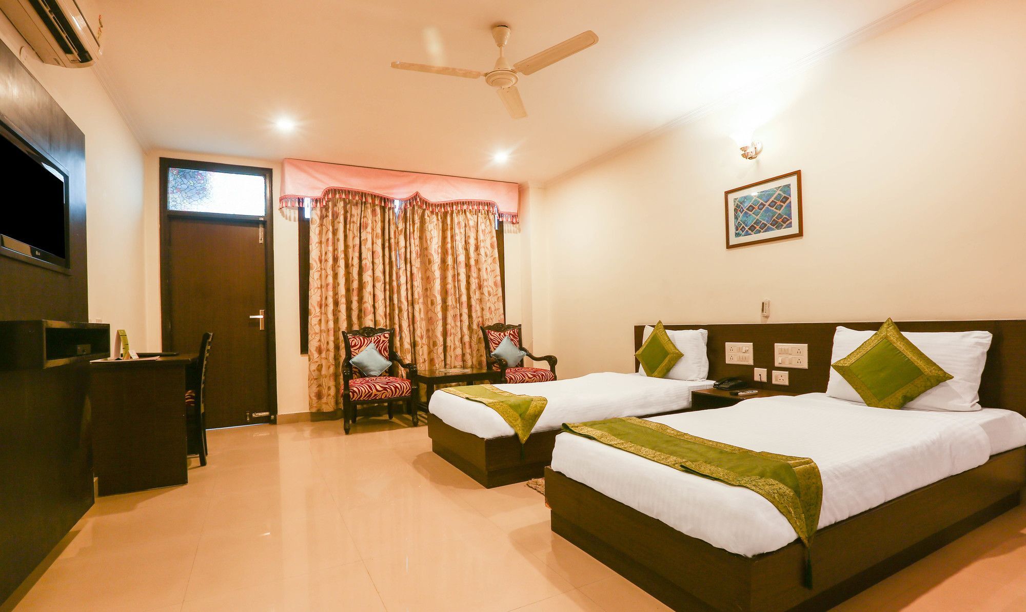Treebo Trend Gk Conifer Hotel ดารัมซาลา ภายนอก รูปภาพ