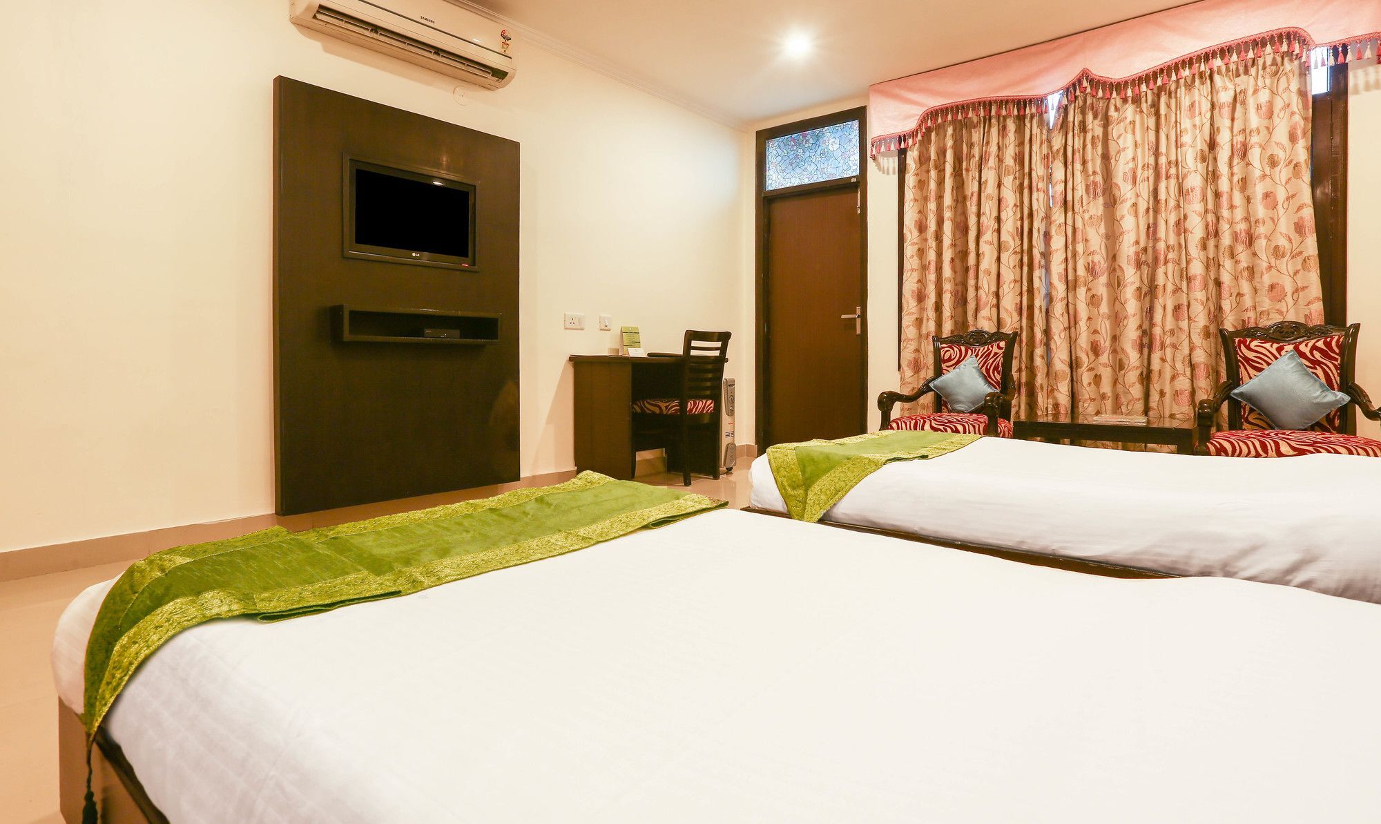 Treebo Trend Gk Conifer Hotel ดารัมซาลา ภายนอก รูปภาพ