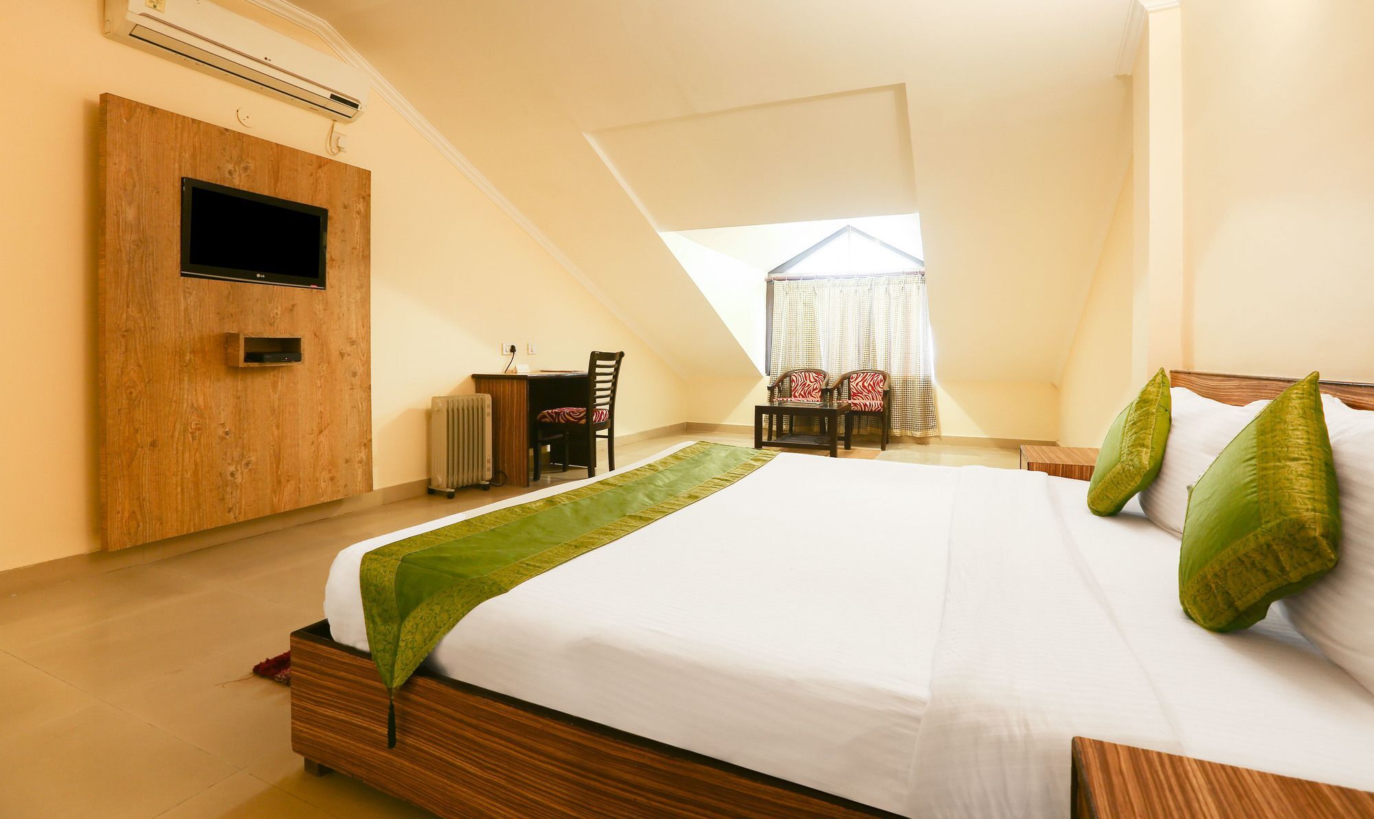 Treebo Trend Gk Conifer Hotel ดารัมซาลา ภายนอก รูปภาพ