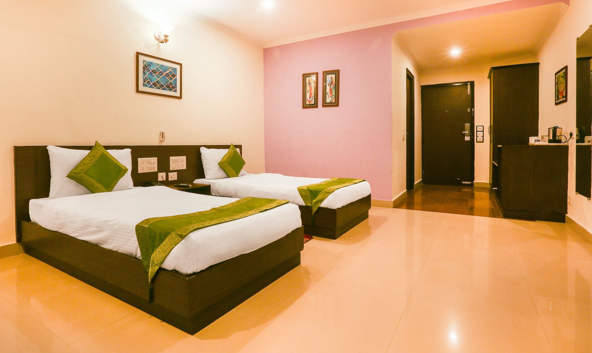 Treebo Trend Gk Conifer Hotel ดารัมซาลา ภายนอก รูปภาพ