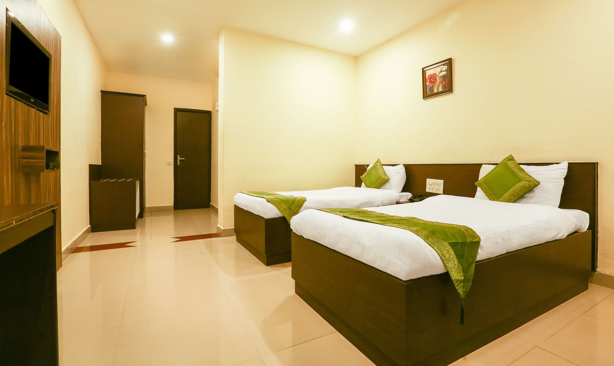Treebo Trend Gk Conifer Hotel ดารัมซาลา ภายนอก รูปภาพ
