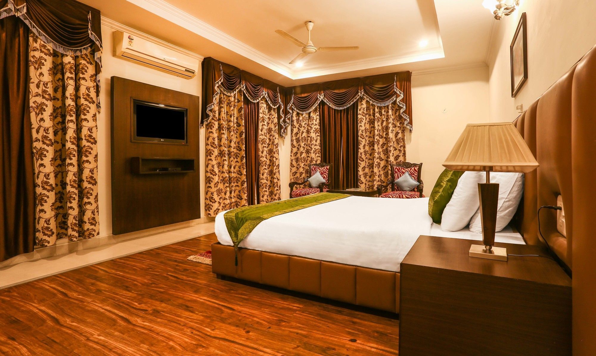 Treebo Trend Gk Conifer Hotel ดารัมซาลา ภายนอก รูปภาพ