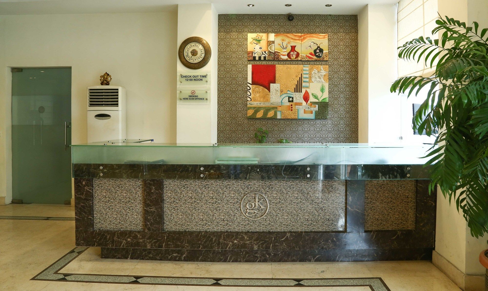 Treebo Trend Gk Conifer Hotel ดารัมซาลา ภายนอก รูปภาพ